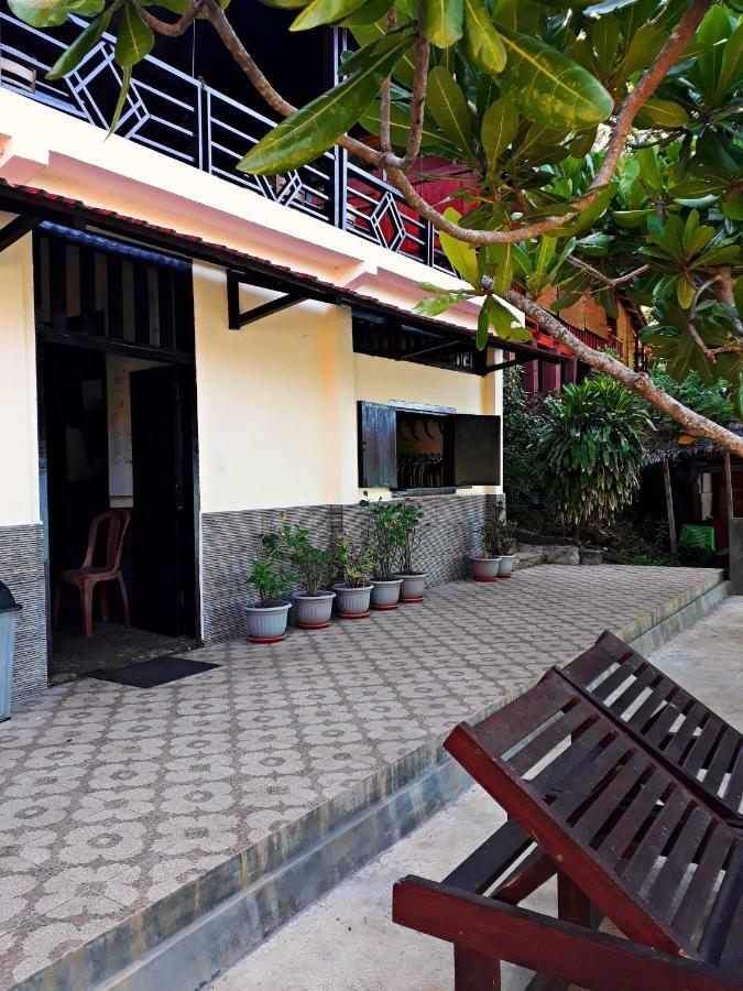Happy Gecko Dive Resort ブナケン エクステリア 写真